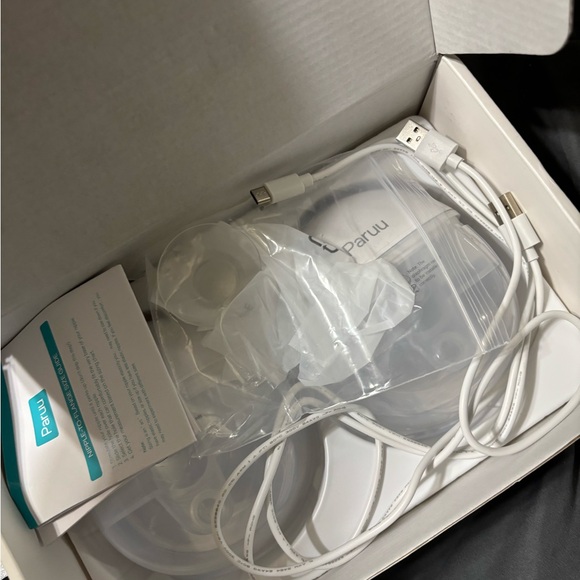 Paruu Wearable Breast Pump - Picture 2 of 2